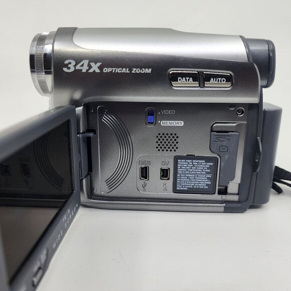 JVC GR-D770U Digital Video Camera With 34x Optical Zoom Accessories & Case - Picture 13 of 16